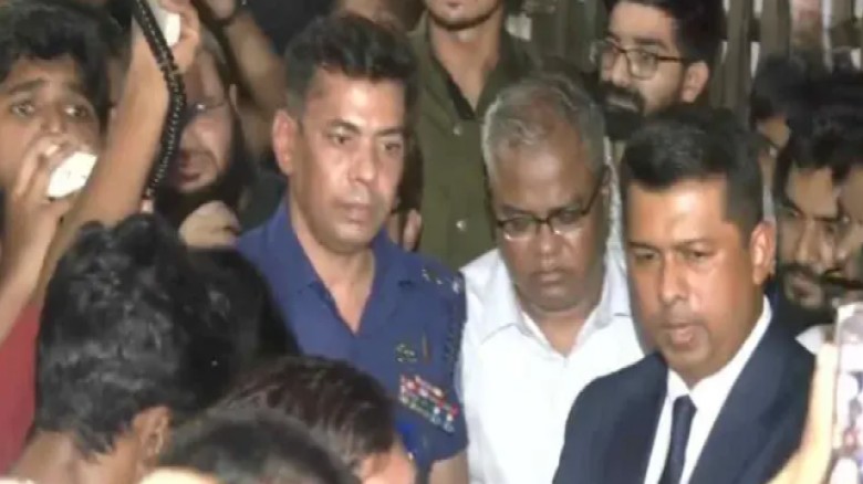 হাসপাতাল থেকে ফিরেই সিন্ডিকেট সভা ডাকলেন চুয়েট উপাচার্য